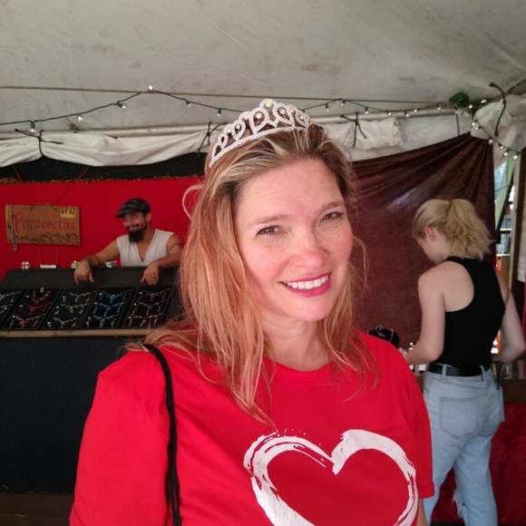 Meet your Posher, Aileen - Picture 2 of 9